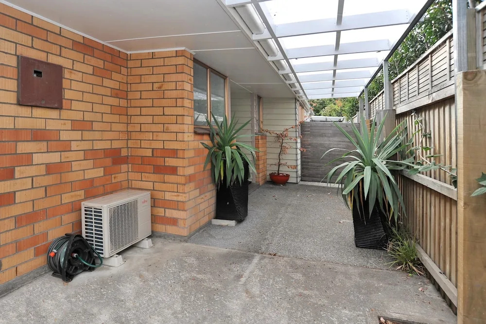Relaxed 3BR Hideaway - Outdoor Living & Pets - Christchurch Holiday Homes