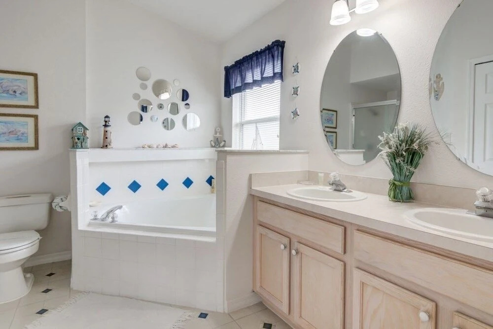 Perfect Family Home Pool & Spa! 4 Bedroom Home by RedAwning