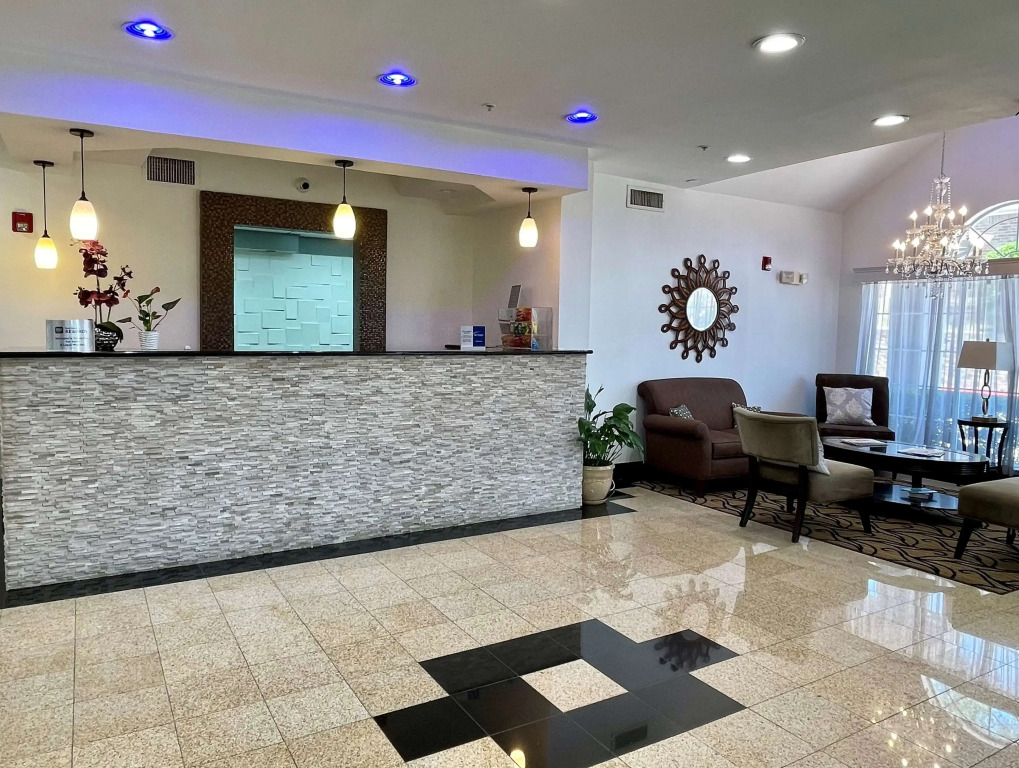 Best Western Roanoke Inn & Suites