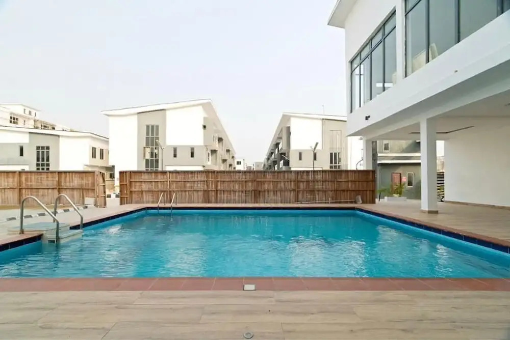 Serviced apartment