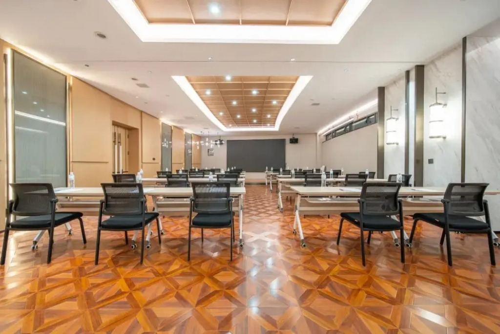 Luxemon Gem Hotel