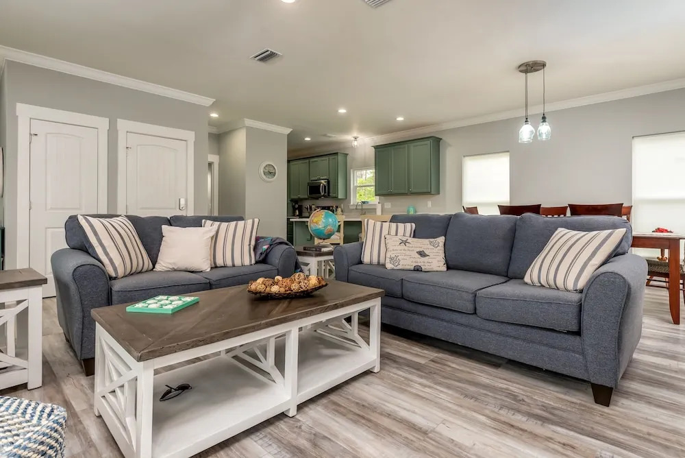 Blue Haven - 1414 Oleander 4 Bedroom Home by RedAwning