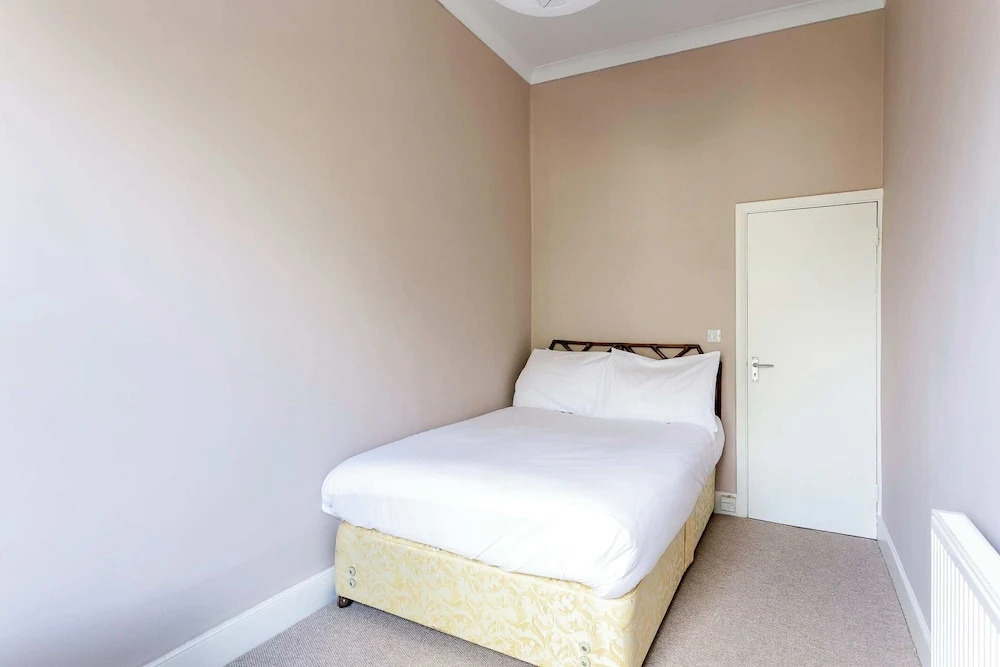 Cosy North Kensington Flat