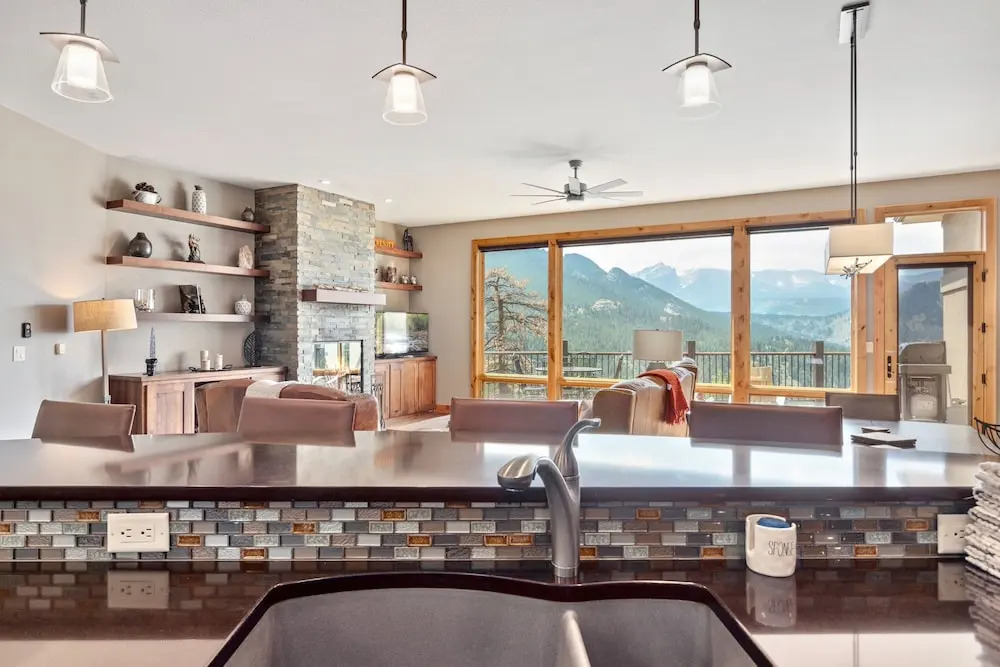 Serenity Luxury Vacation At Windcliff 3 Bedroom Home by RedAwning