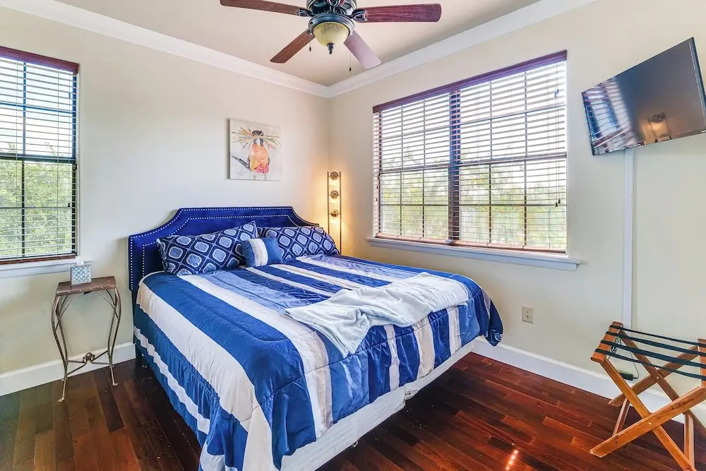8 Mi to Disney: Pet-friendly Apt w/ Resort Perks