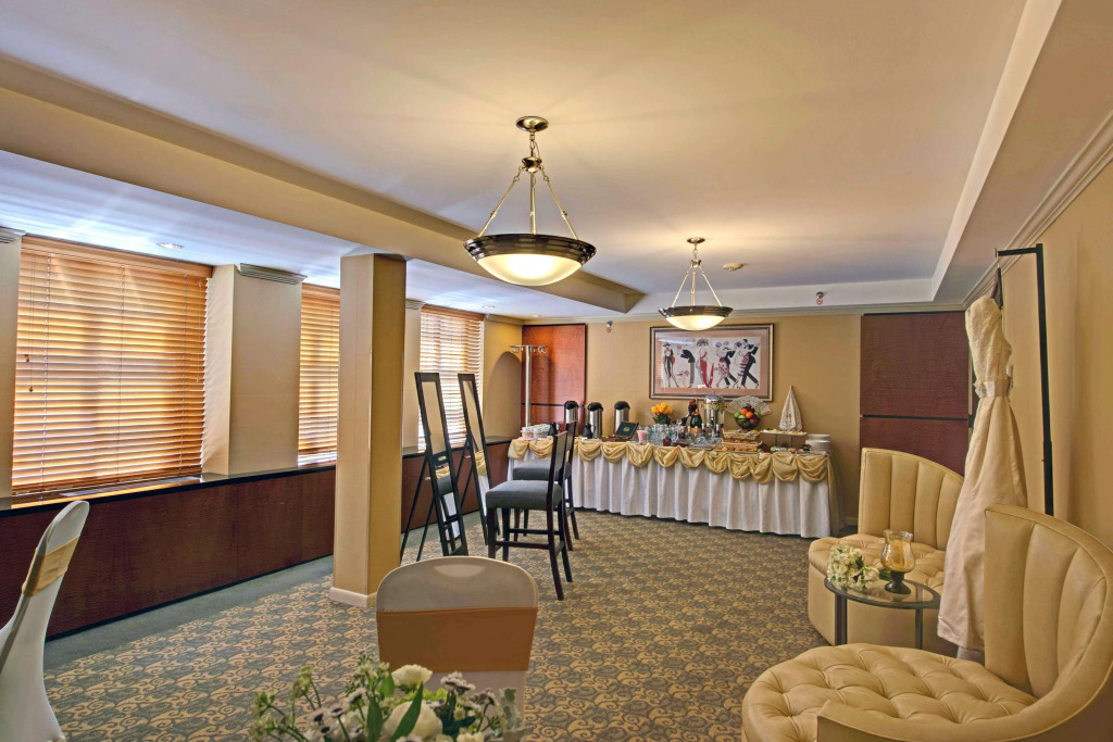 Inn at Great Neck, WorldHotels Crafted