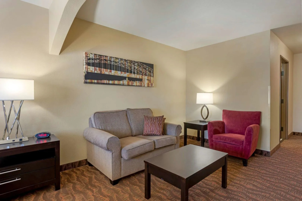 Best Western Plus Capital Inn