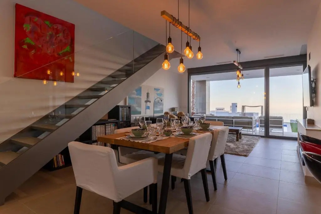 2260-Luxury villa with private pool and seaview