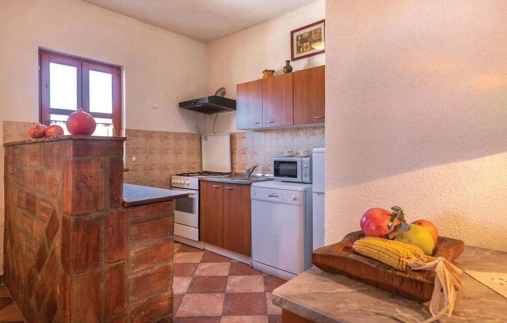 Stunning Home In Hrboki