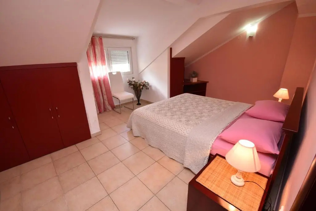 Kezman Apartment