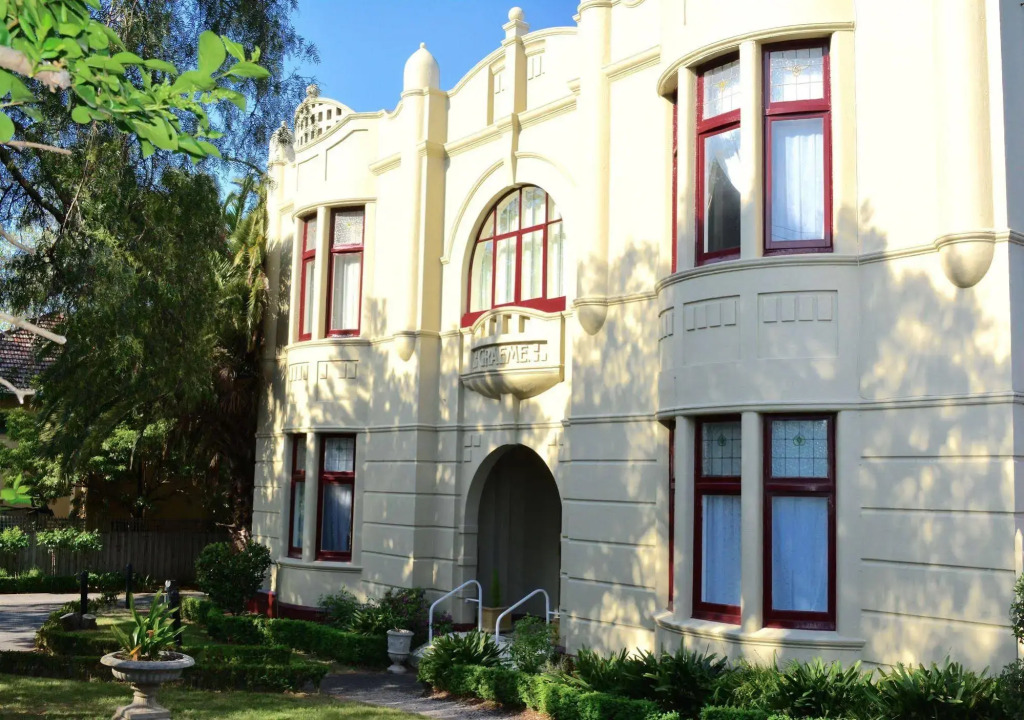 Toorak Manor Hotel Free Parking