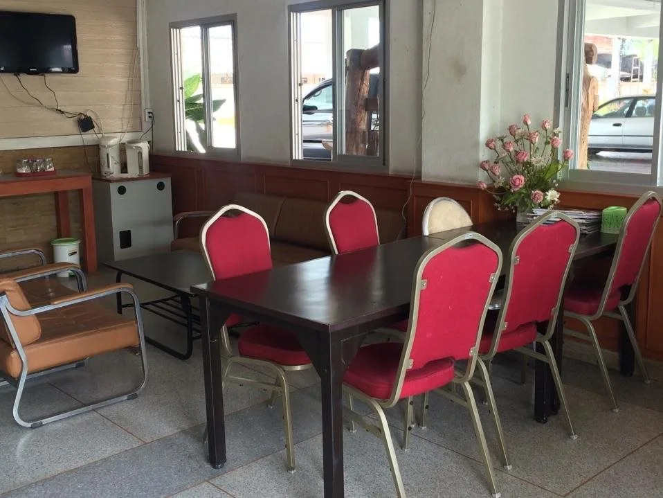 OYO 1161 Sathorn Mansion
