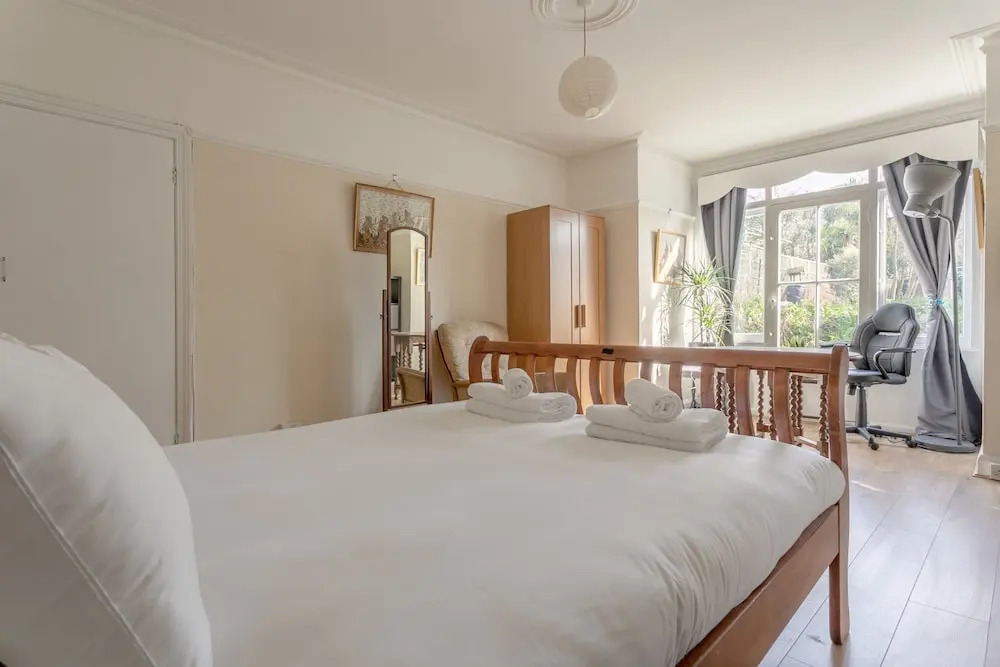 2 Bedroom Flat in North West London with Wifi