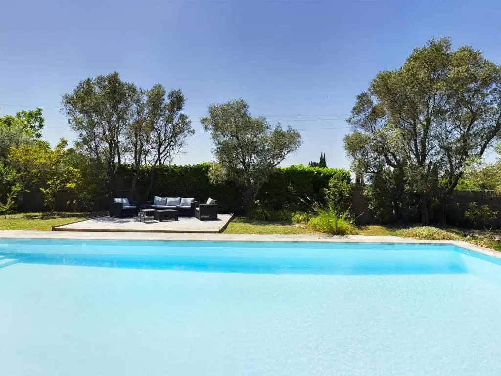 Maison Mas-Blanc-des-Alpilles, 7 pièces, 8 personnes - FR-1-599-9