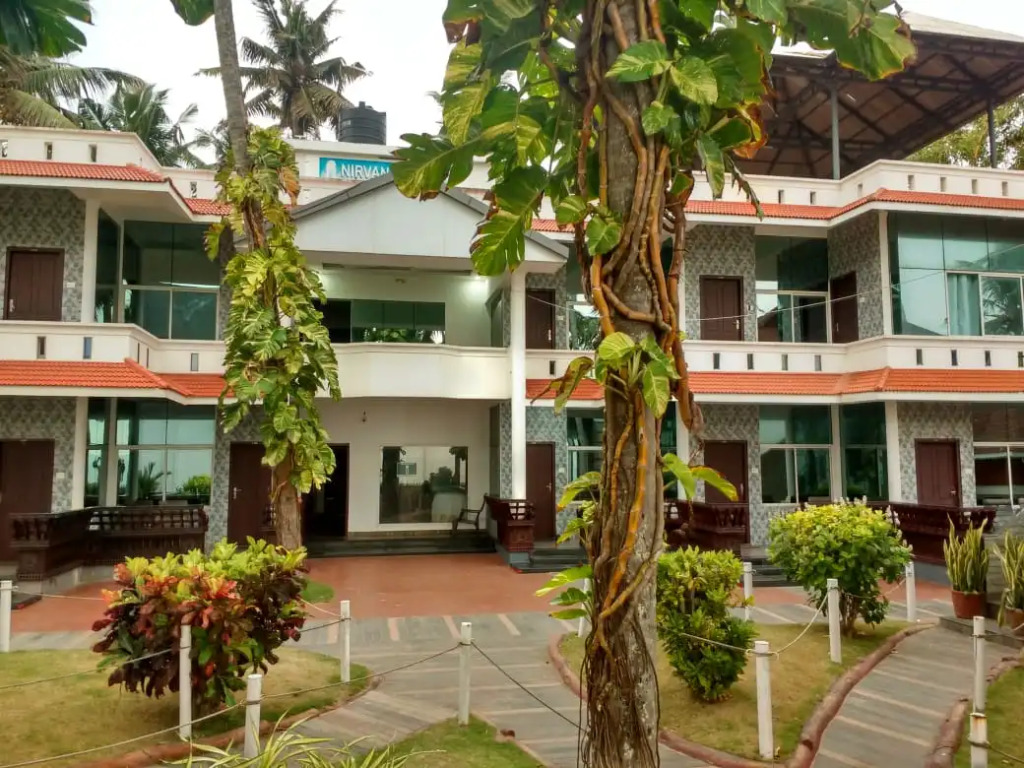 Clafouti Beach Resort