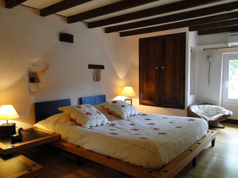 chambres d hotes Le Mas Julien piscine chauffée adult only