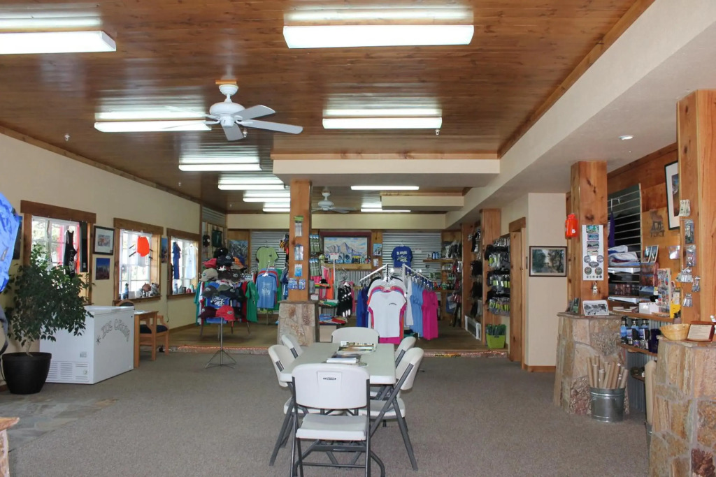 Whitney Portal Hotel And Hostel