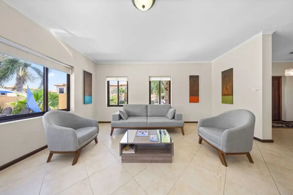 Gold Coast 4br4 5BA Villa w Privatepool Gym