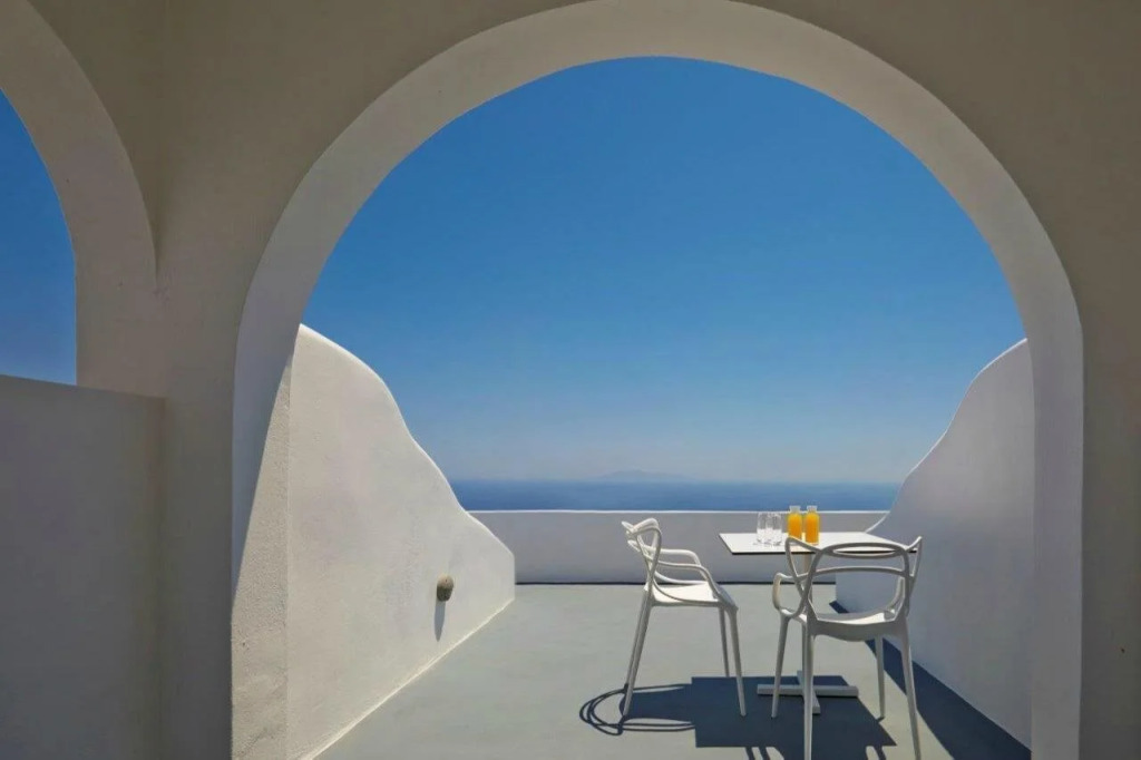 Adore Santorini