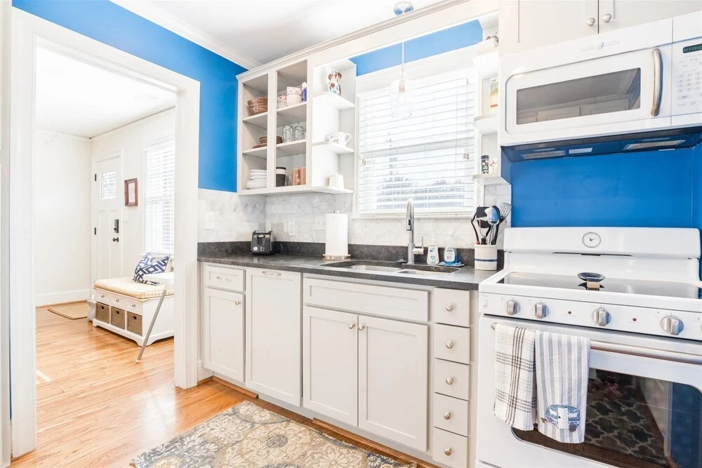 Randall St , 202/204