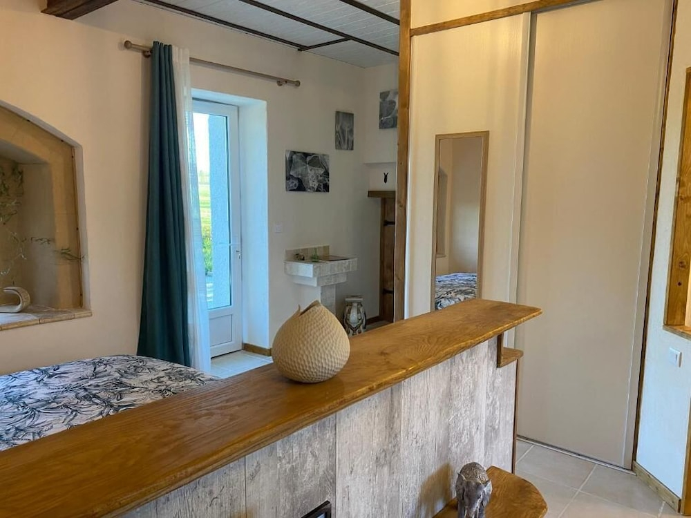 LAnagramme, chambres, table dhôtes et gîte pour adultes, naturistes ou non