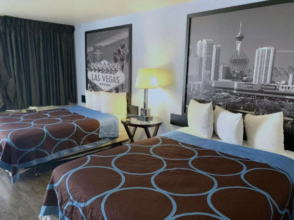 Super 8 - Las Vegas Strip Area