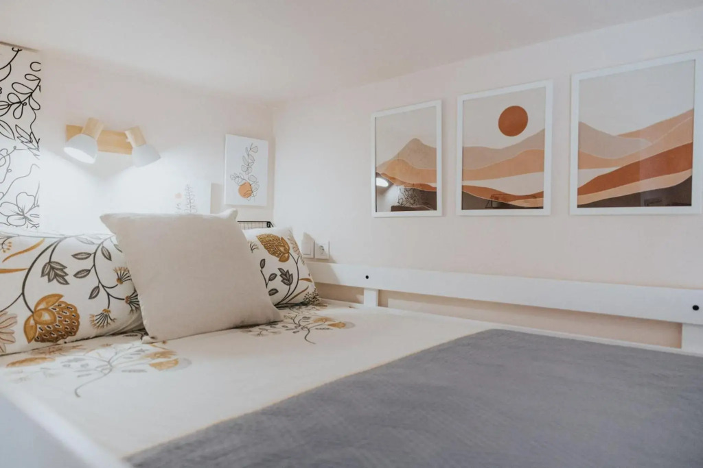 Bohemian Loft With View!