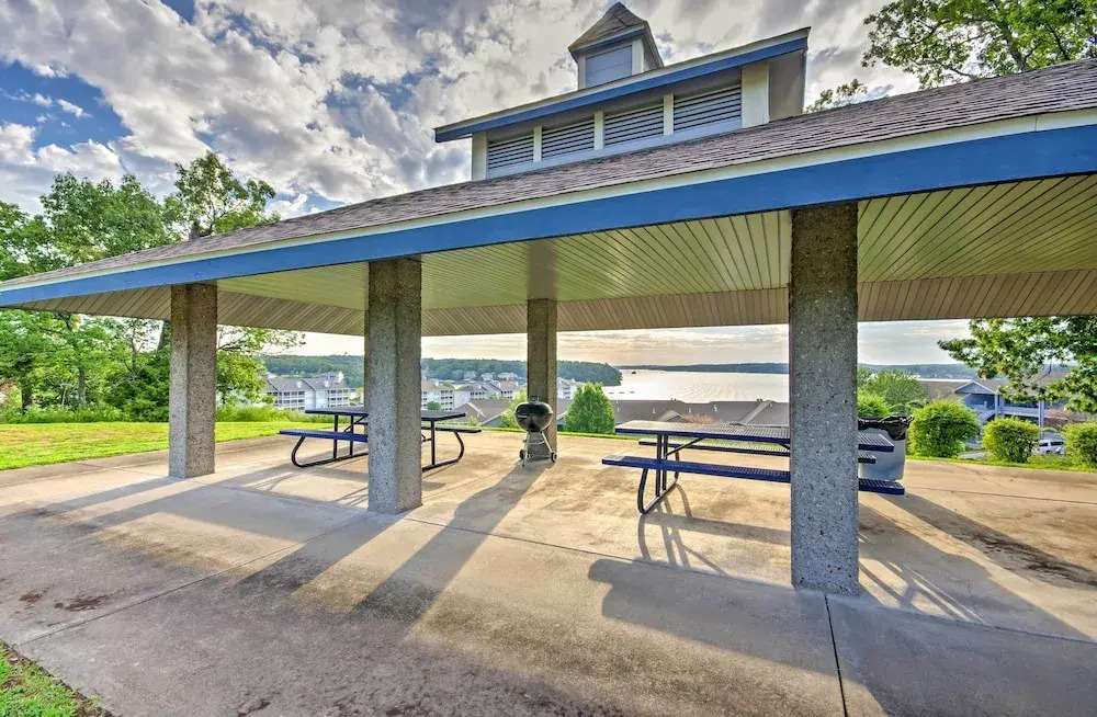 Luxe Lakeside Regatta Bay Getaway w/ Pool Access!