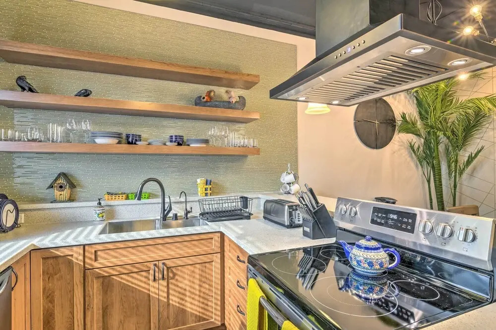 Dtwn Anchorage Getaway: 2 Adjoining Condos!