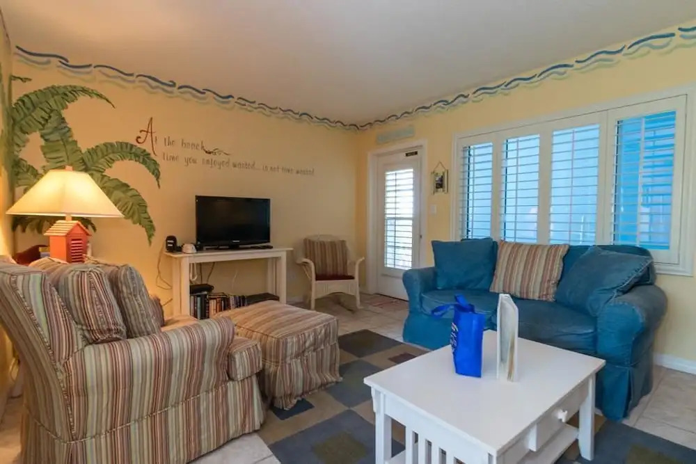 AM Beach Place Unit 5