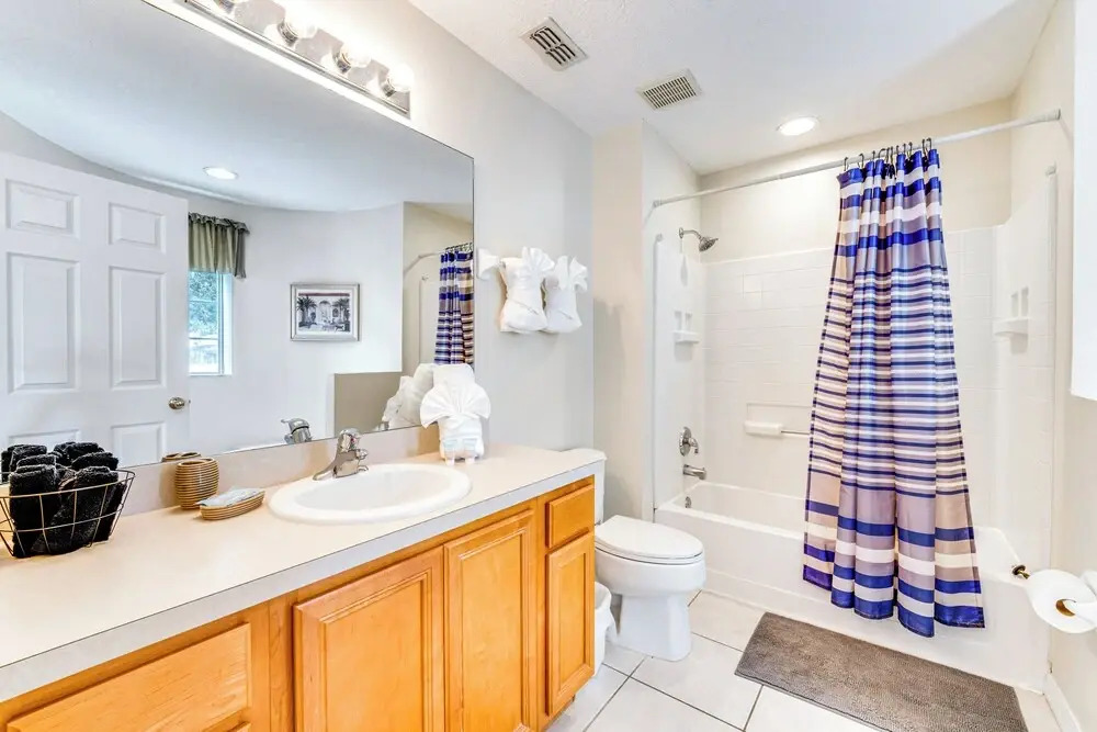 6 Mi to Disney World: Spacious Kissimmee Retreat!