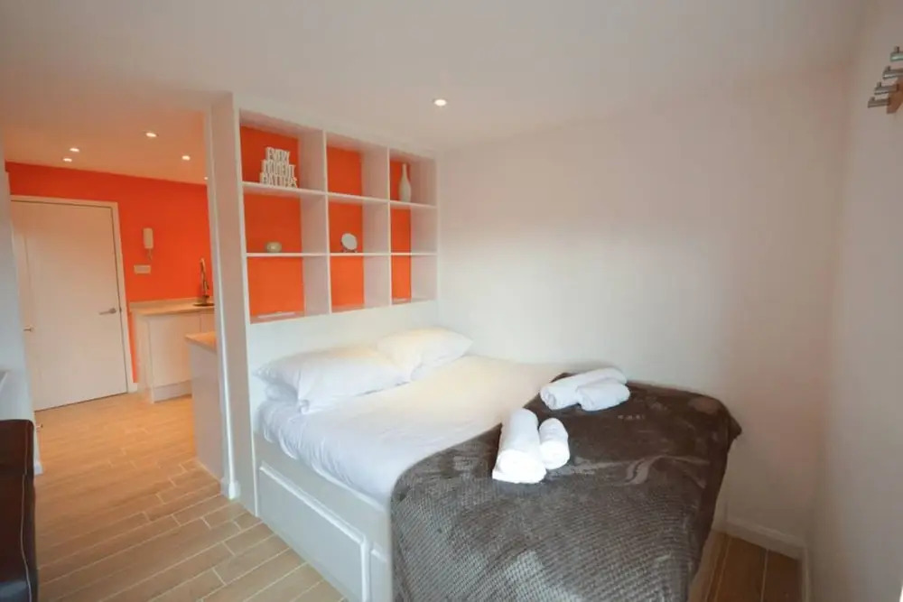 Modern Studio Flat In Clifton