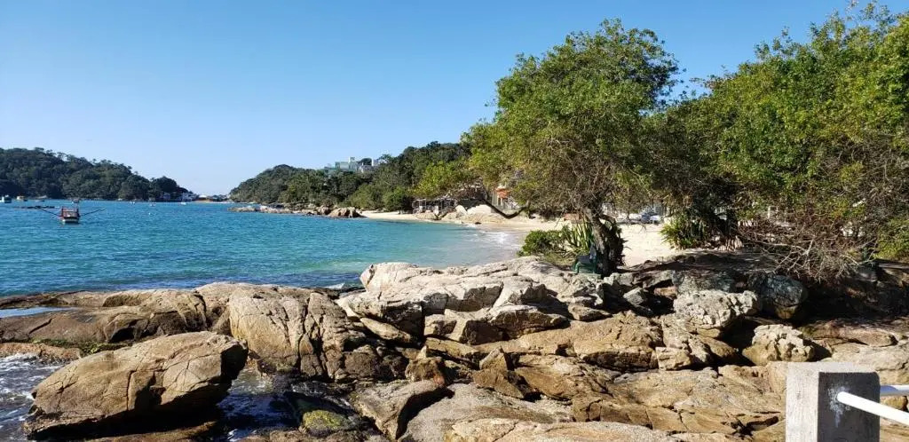 apartamento a 20 metros do mar bombinhas