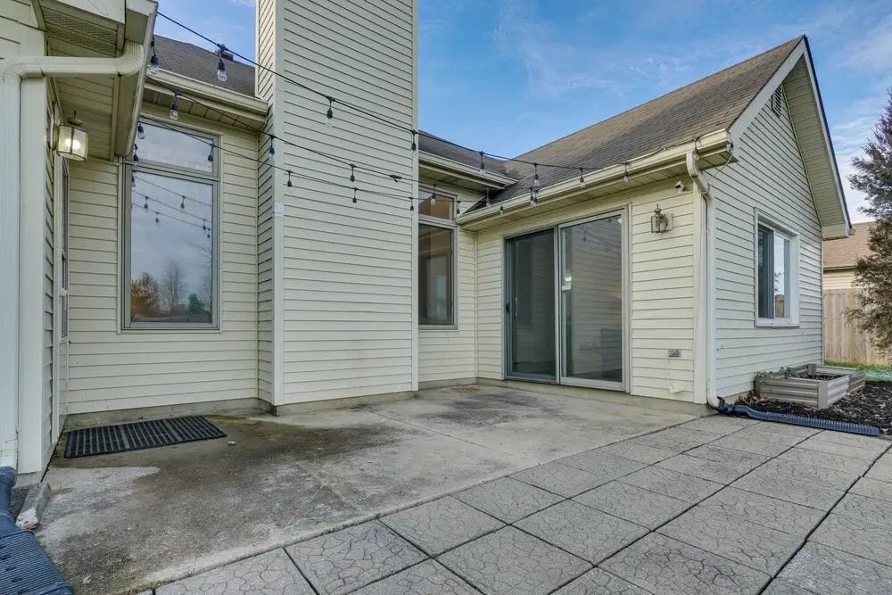 Tranquil Fort Wayne Home: 7 Mi to Downtown