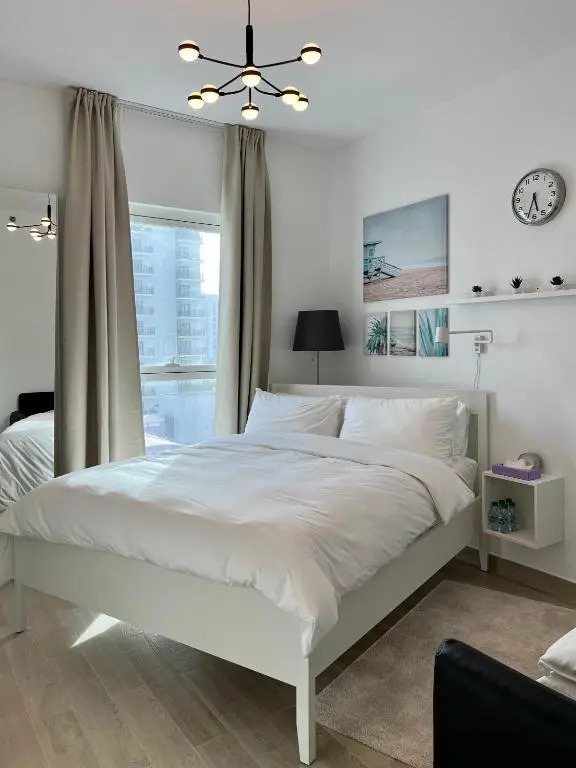 Canal view 3 bedroom holiday home with balcony