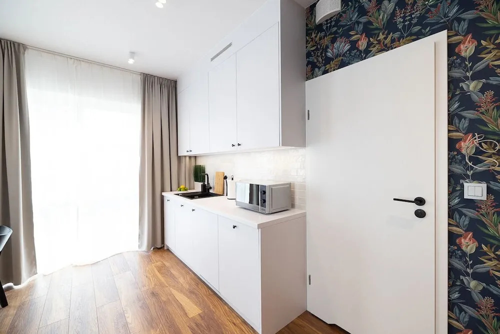 B85 Suites