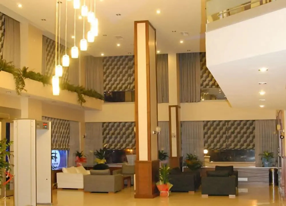 Paluri Otel Hopa