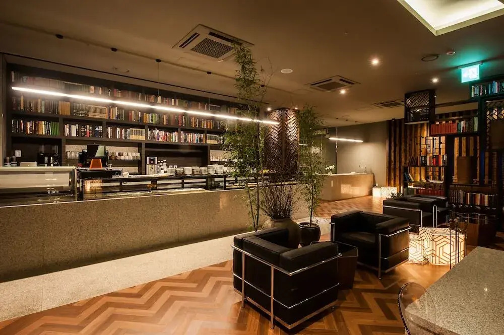 Yujin Hotel