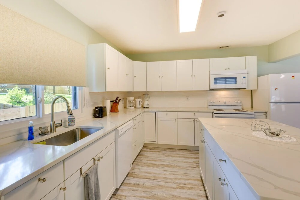 Charming Omaha Getaway - 3 Mi to Baxter Arena!