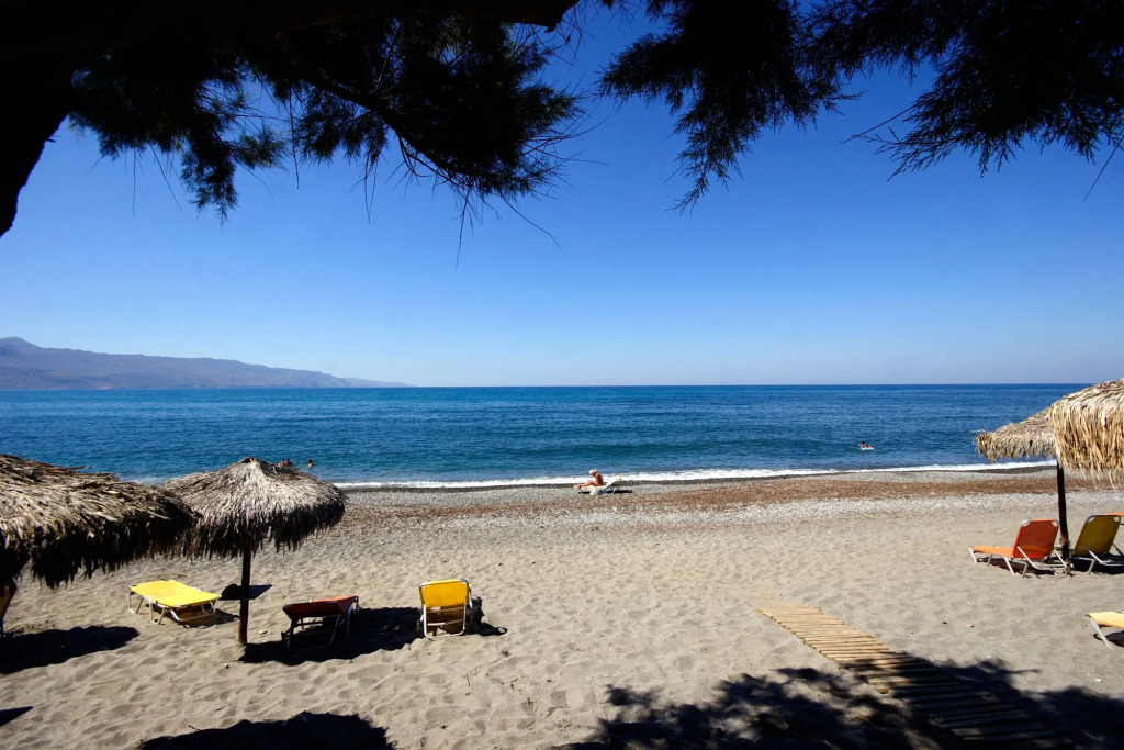 Theros Hotel