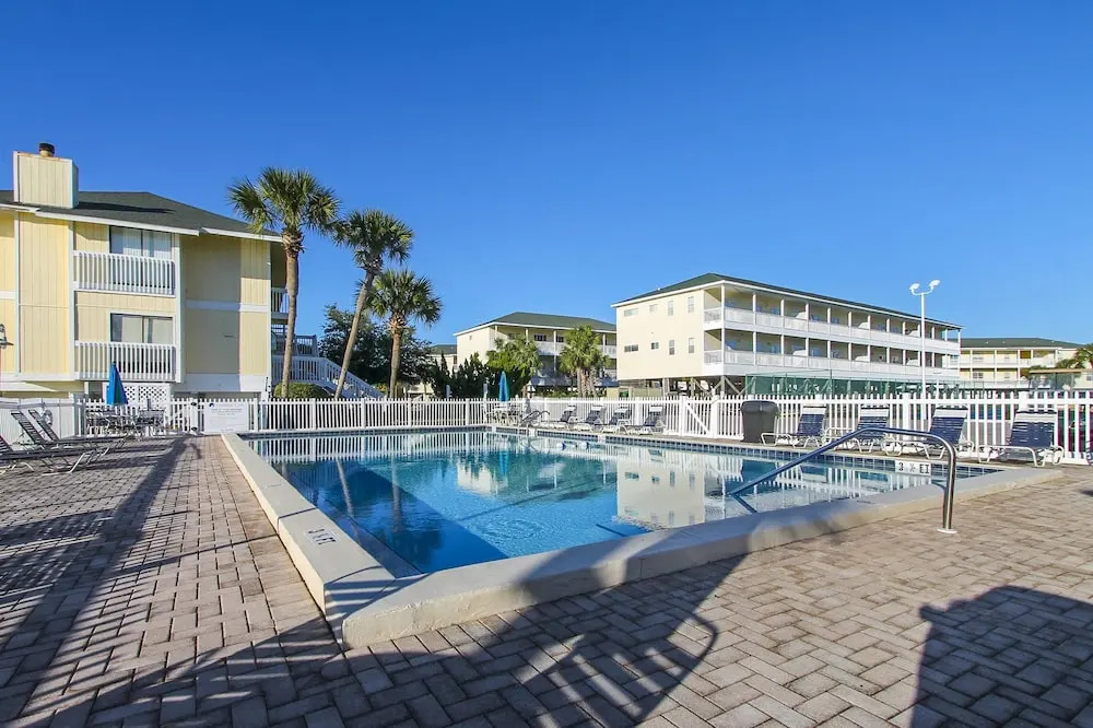 SPC 1136 is a Beachside 2 BR That is Pet Friendly by Redawning