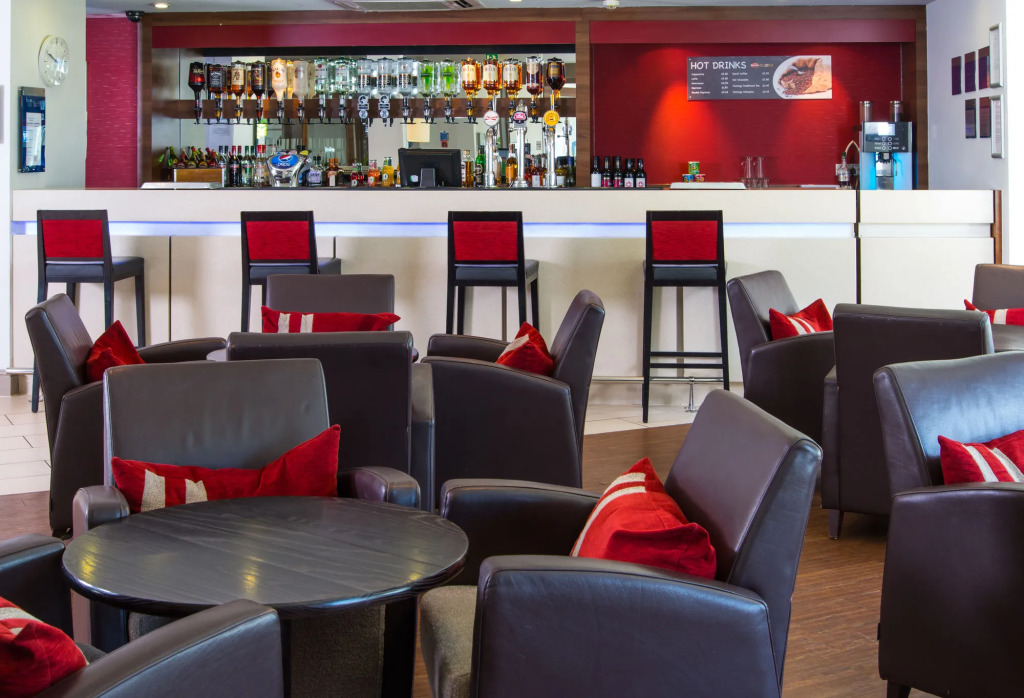 Holiday Inn Express Glasgow Airport by IHG