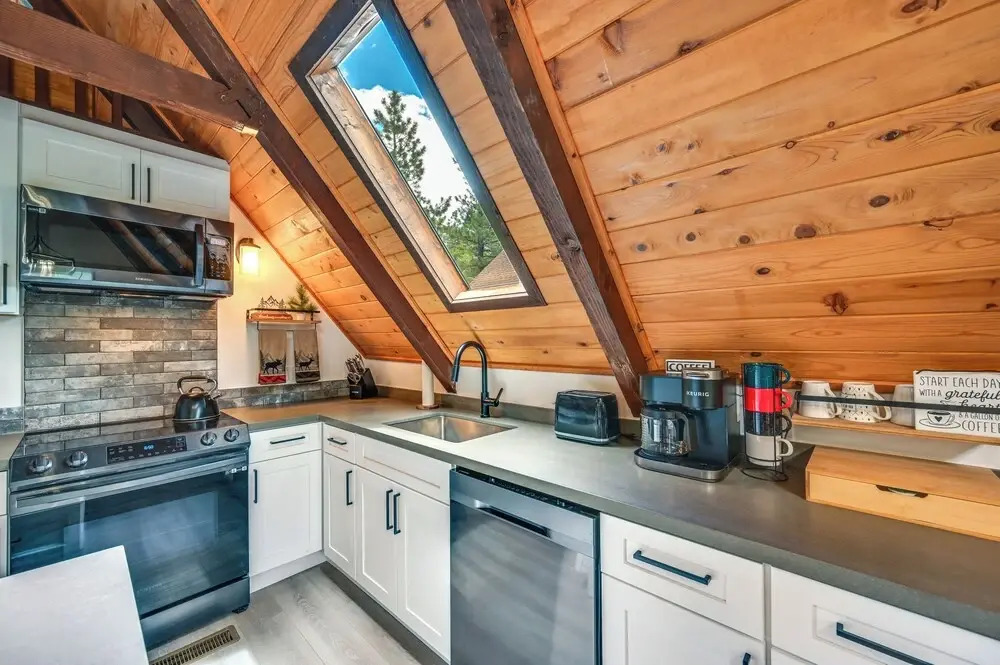Deck & Grill: A-Frame Cabin in Munds Park