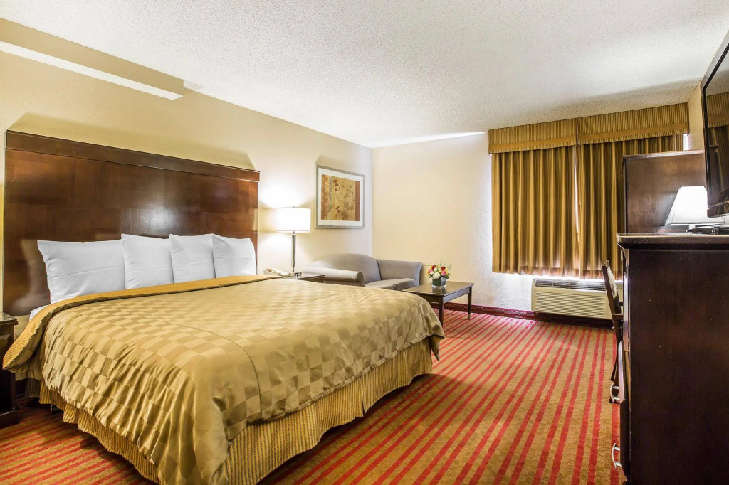 California Inn and Suites Bakersfield