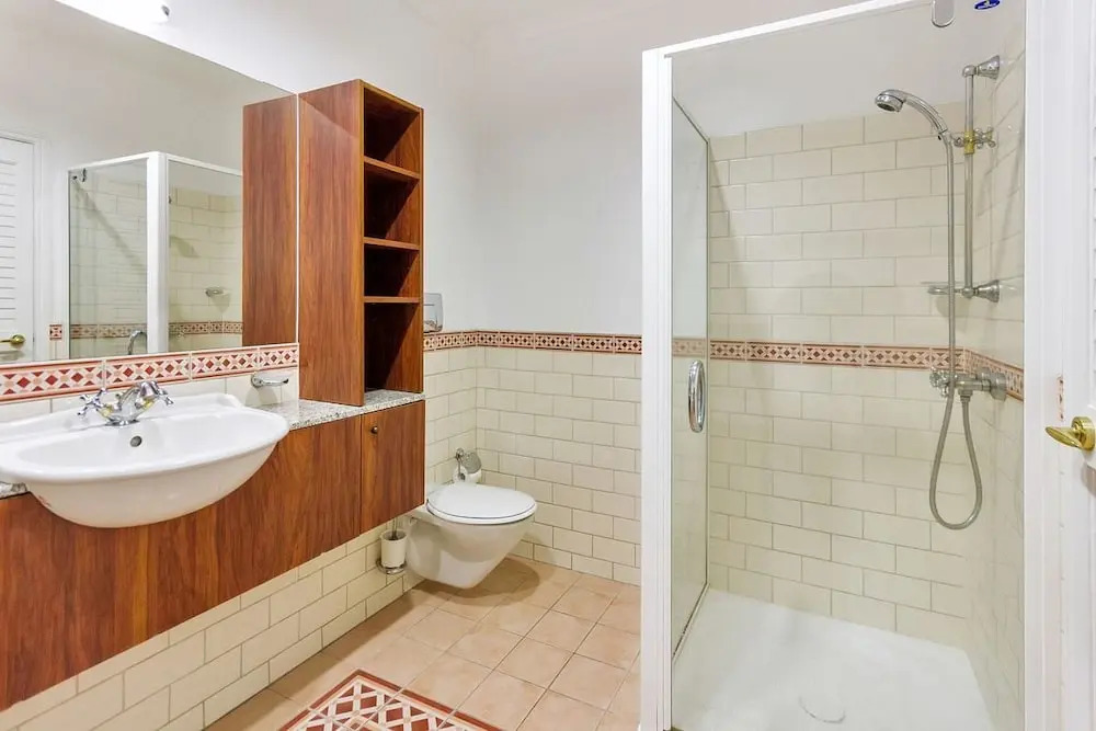 QV Stunning Waterfront Apartment - 378