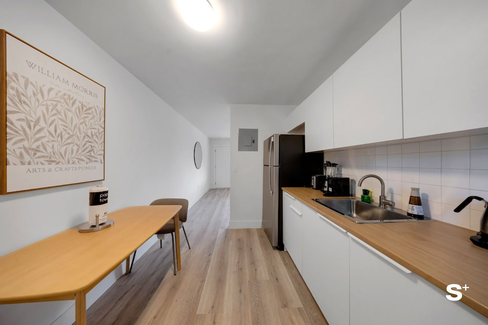 Chic 1-BD Apt in Miami Gym-Free Parking