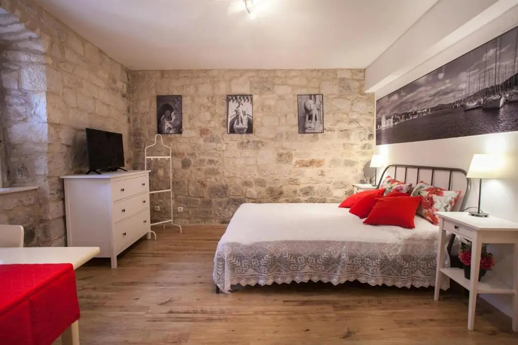 Apartment & Room Ursa
