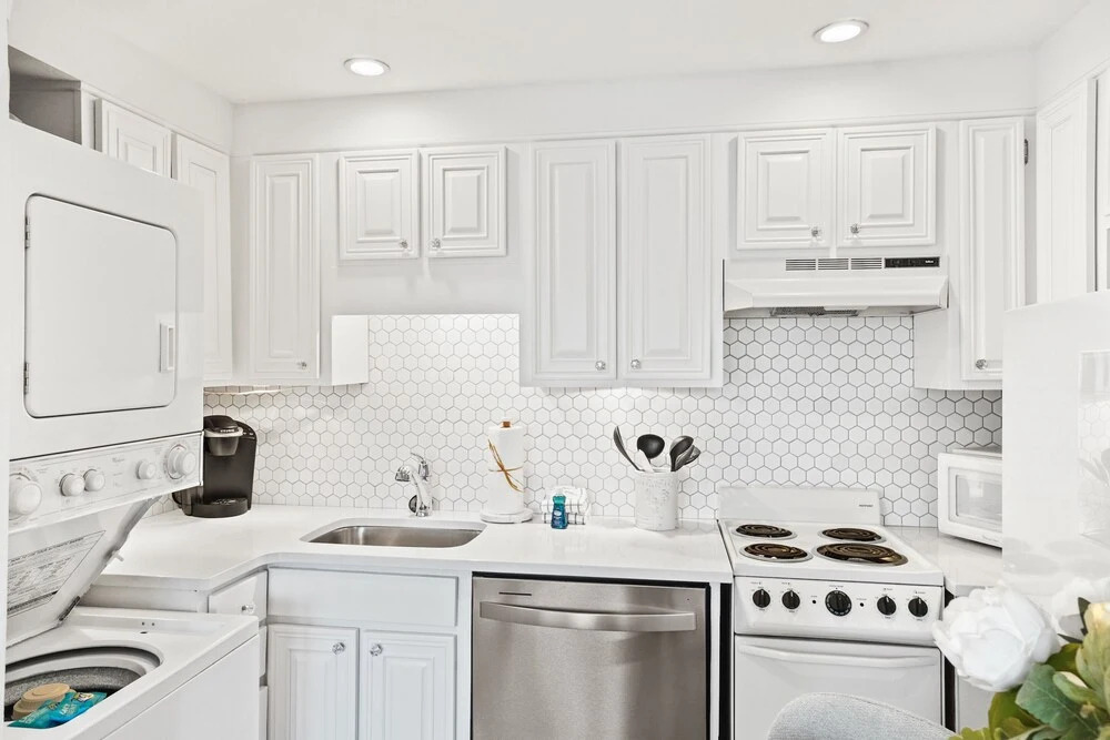30A Emerald Hill Beach Resort by Panhandle Getaways