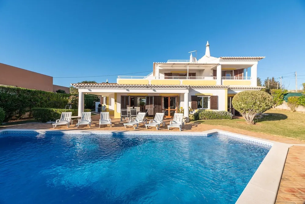 Villa Andrea by Gabi Miguel
