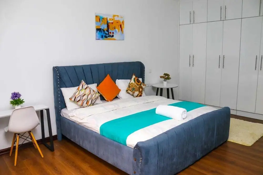 Lux suites Rosewood Park Apartments